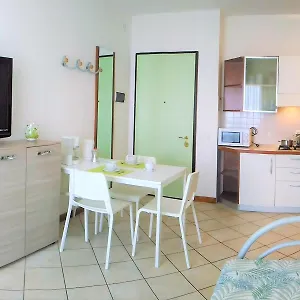 Green Holiday Wohnung Mit Schwimmbad Bibione